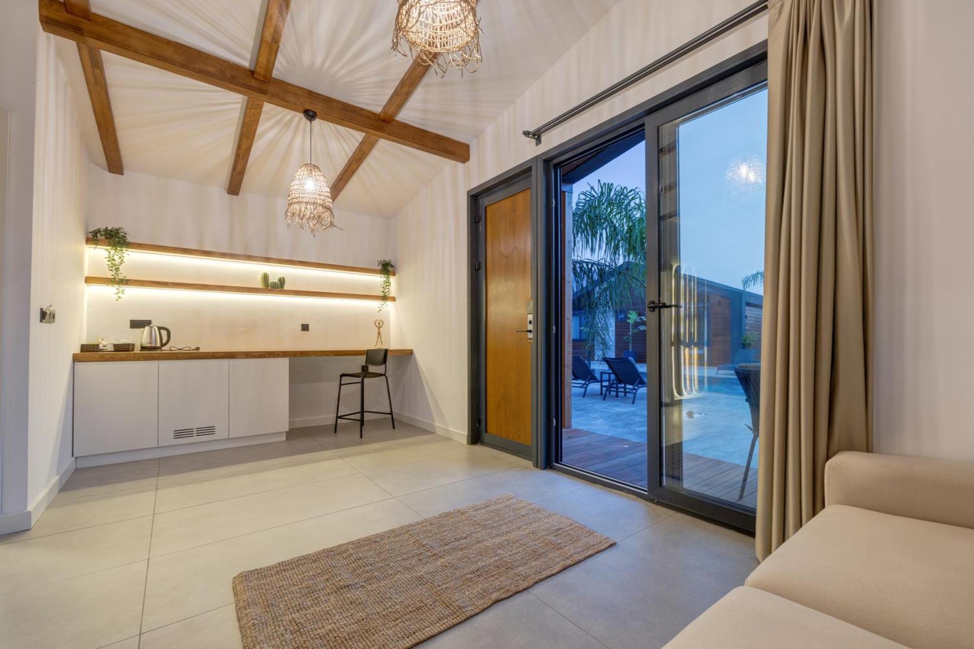 Rota Kilidonia Karaoez Suites&Villas Номер фото